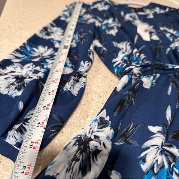 White House Black Market Long Sleeve Soft Floral Print Blouson Donatella Ecru 2 - Picture 14 of 16